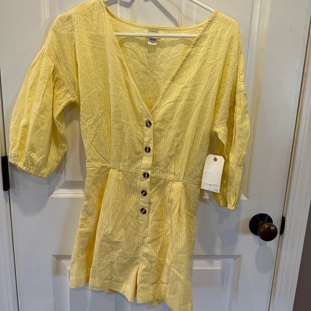 Billabong small romper one piece yellow shorts - Picture 3 of 7